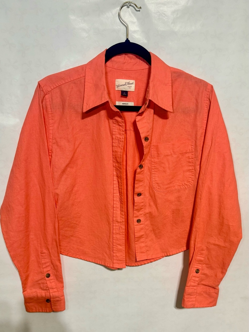 Universal Thread Coral Cropped Button-Up Shirt